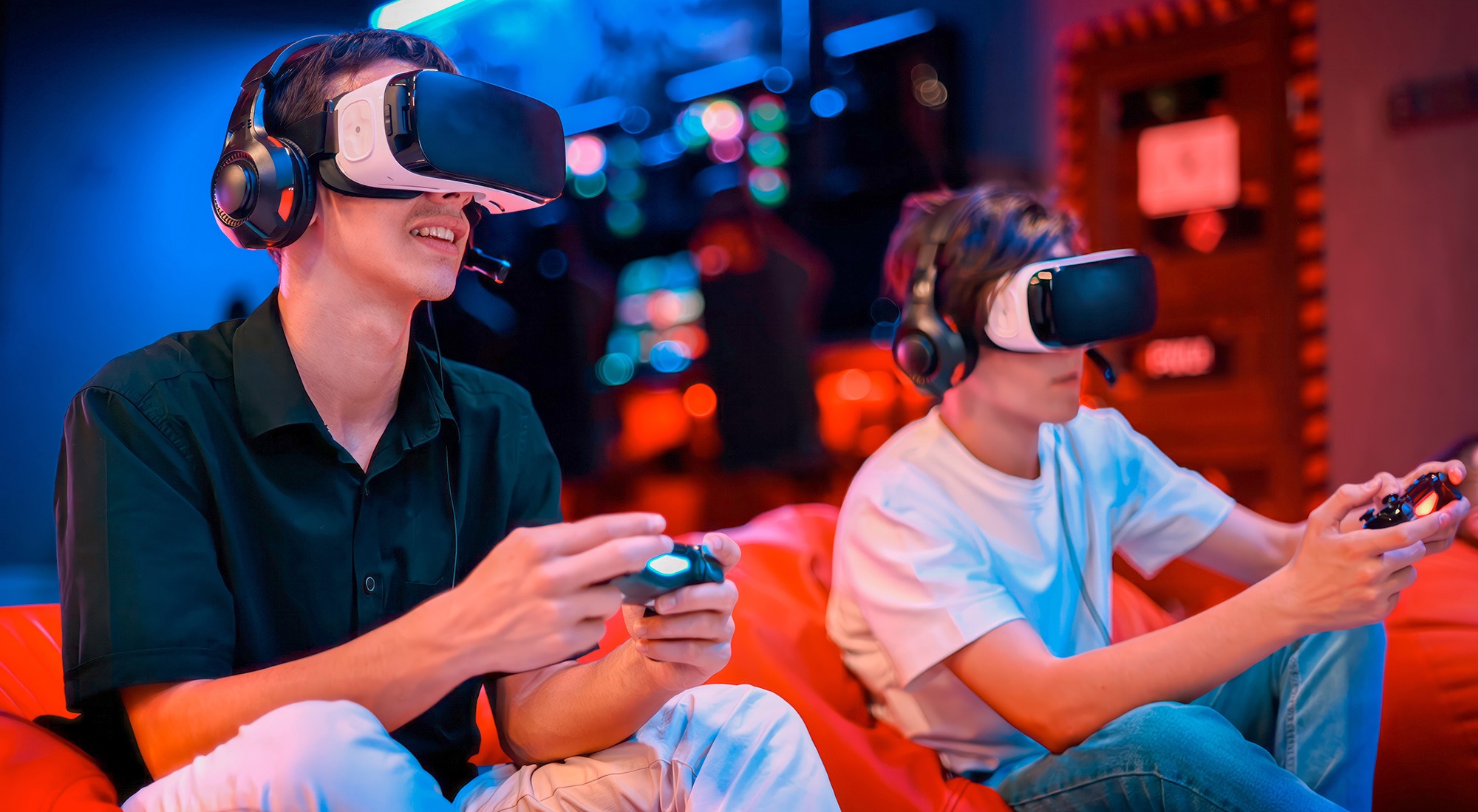 Immersing in Virtual World of Entertainment